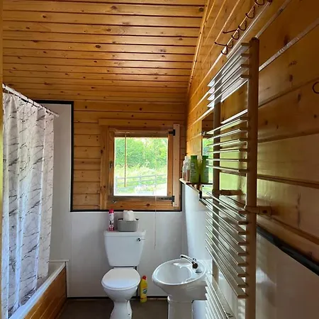 Red Squirrel Chalet *